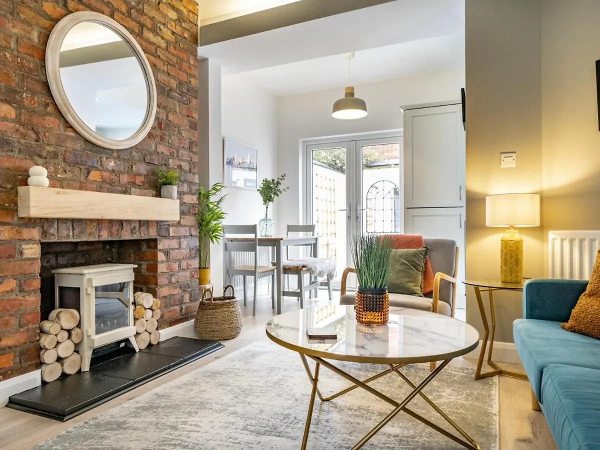 Pass The Keys Rathcool Gorgeous Terrace With Outdoor Living Cafes And Bars Villa Belfast
