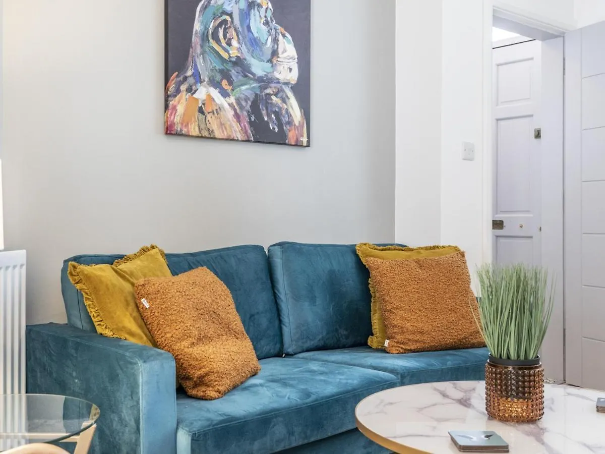 Pass The Keys Rathcool Gorgeous Terrace With Outdoor Living Cafes And Bars Villa Belfast United Kingdom