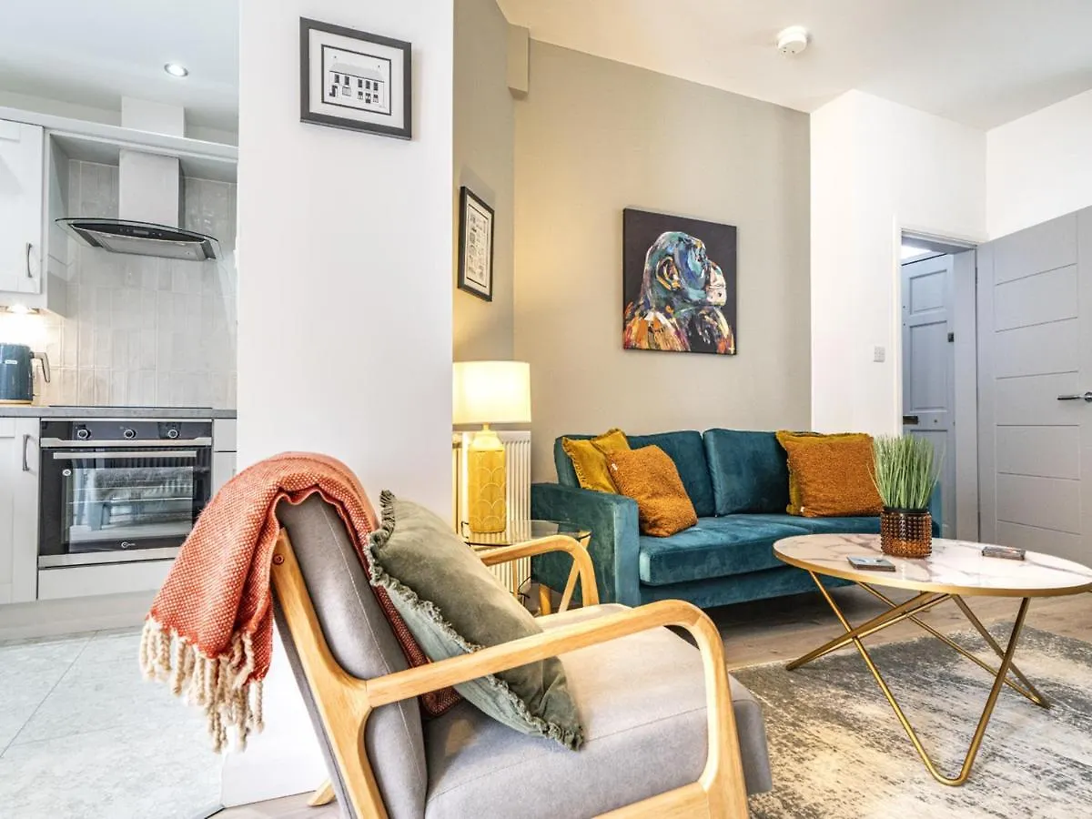 Pass The Keys Rathcool Gorgeous Terrace With Outdoor Living Cafes And Bars Villa Belfast 0*,